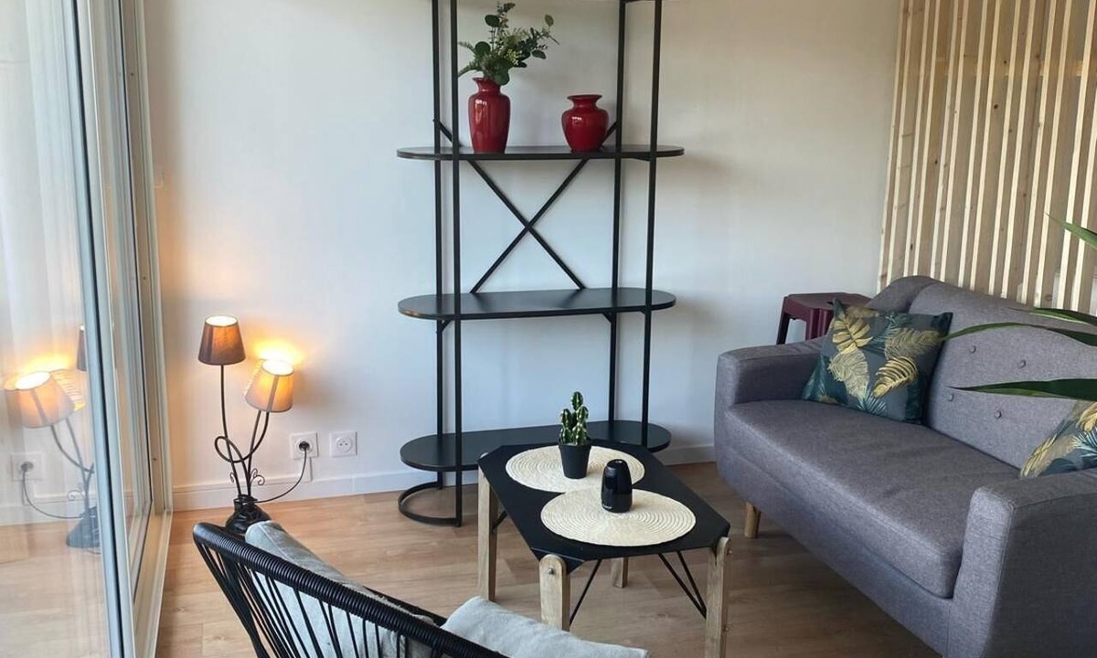 Sud Apartment | In a quiet location just 5 minutes from downtown, a bright apartment in Aix-en-Provence