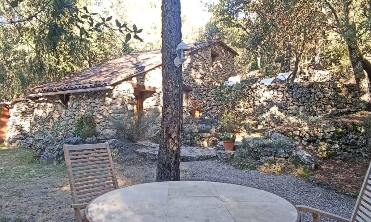 Sillans-la Cascade House | in Sillans-La-Cascade mit Garten by Interhome