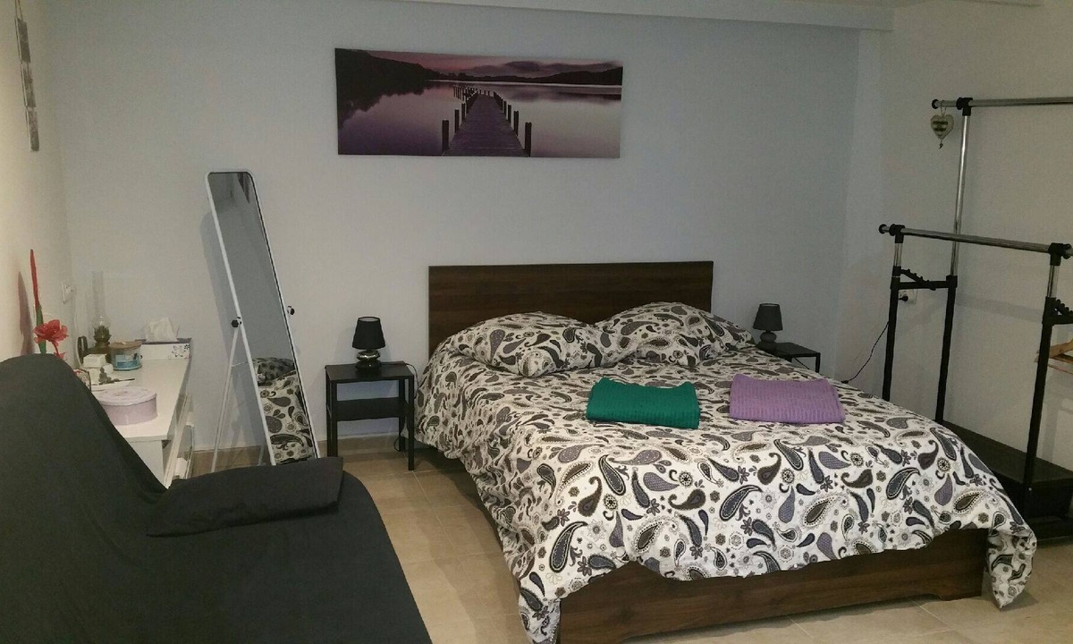 Miramas House | Independent housing, private garden and parking