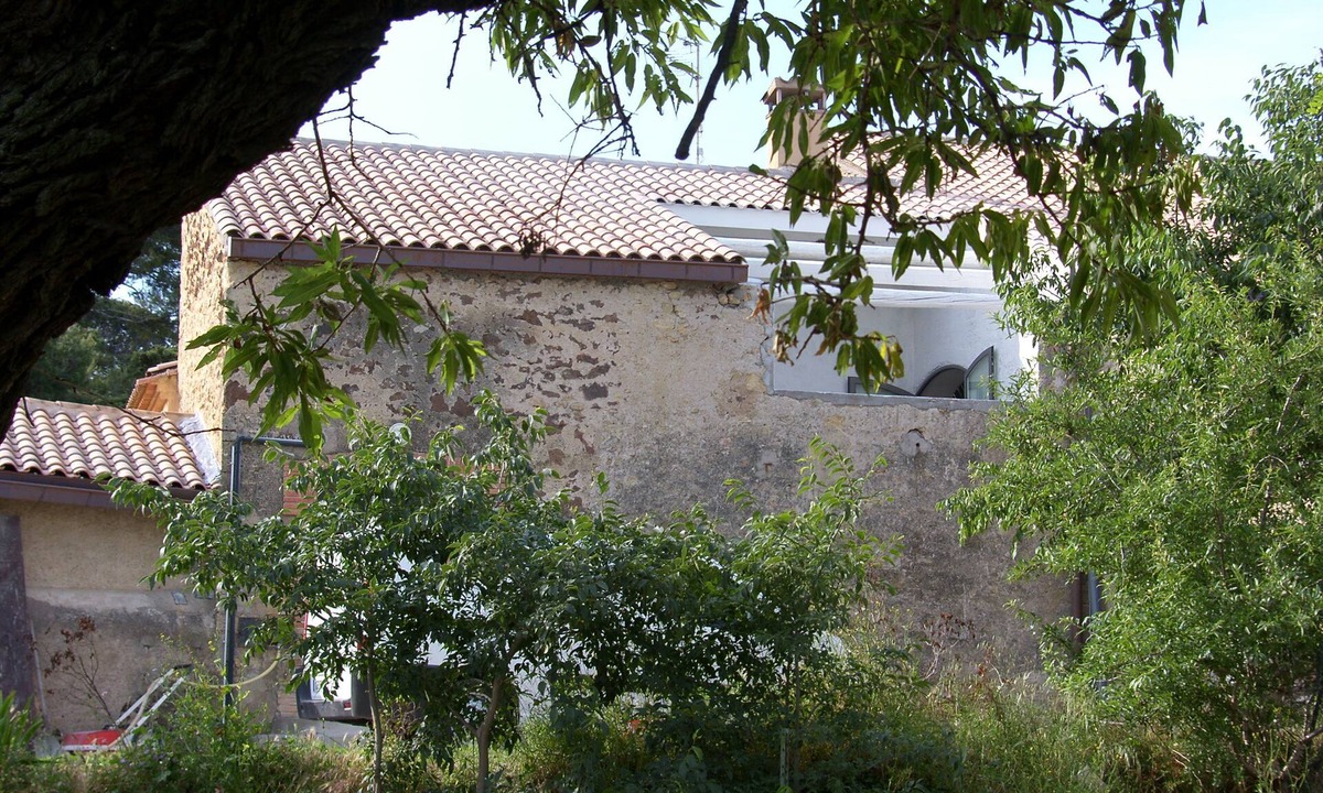 Tourbes House | Industrial design and in old walls with gr. Terrace. Garden m. Basin from 999, -Euro