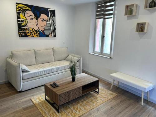 Grasse Apartment | Jasmin