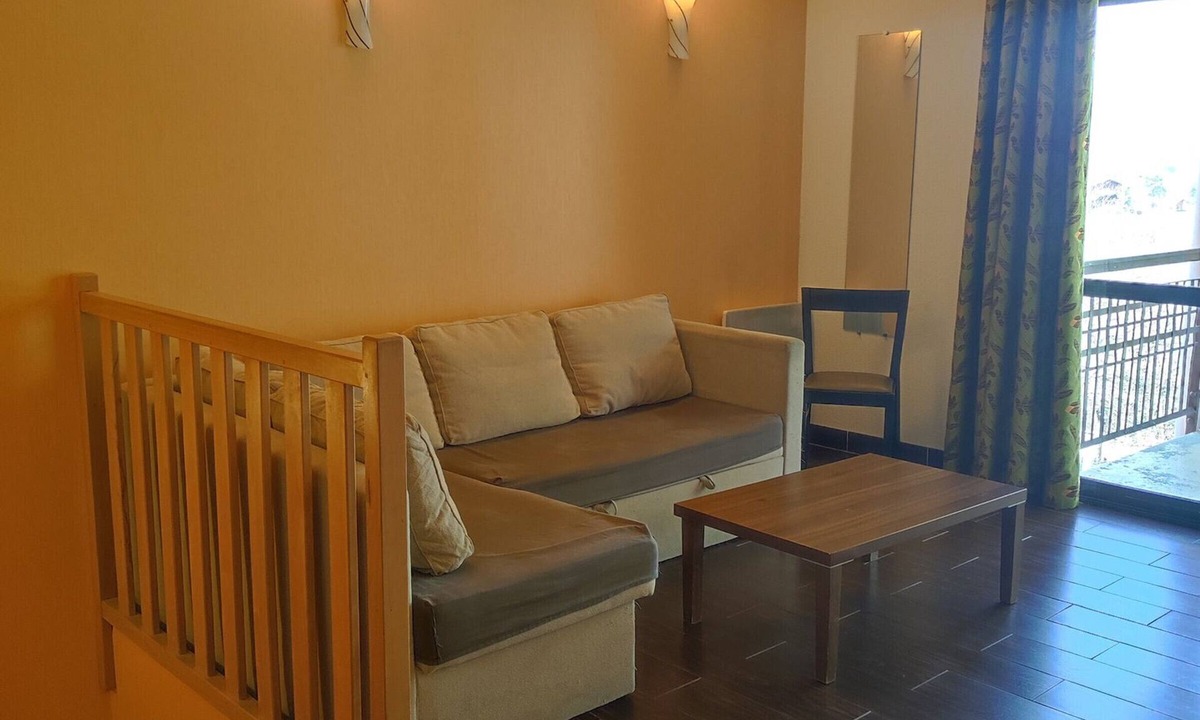 Jausiers Apartment | Jausiers: 50m² T3 apartment with terrace, pool, pets allowed