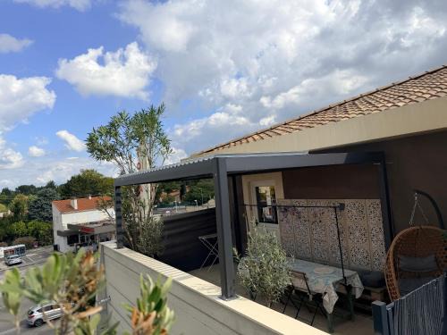 Aix-en-Provence Apartment | Joli Studio le clos d'Aix avec grande terrasse piscine et parking gratuit