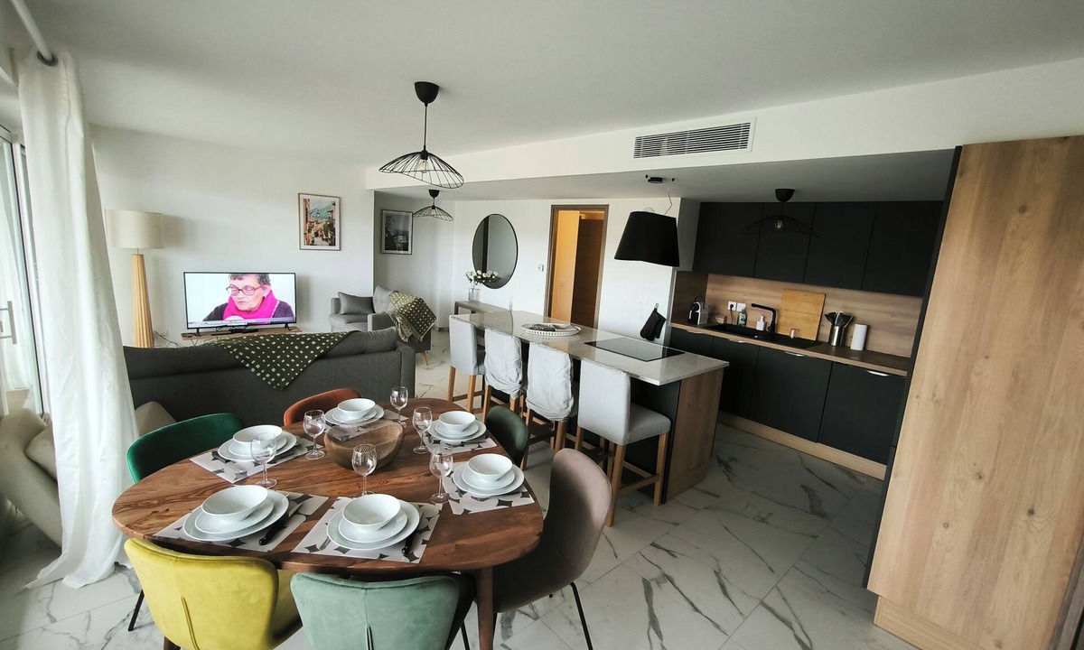 Roquebrune-Cap-Martin Apartment | KOSMIC 603 by Avecoeur