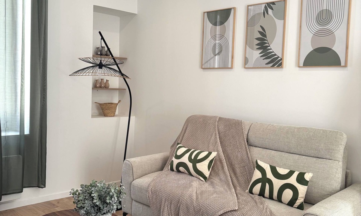 Faubourg Apartment | L'Écrin Vert - Spacious, terrace & walking center