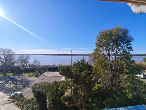 Port-Saint-Louis-du-Rhone Apartment | L'anse duRhône