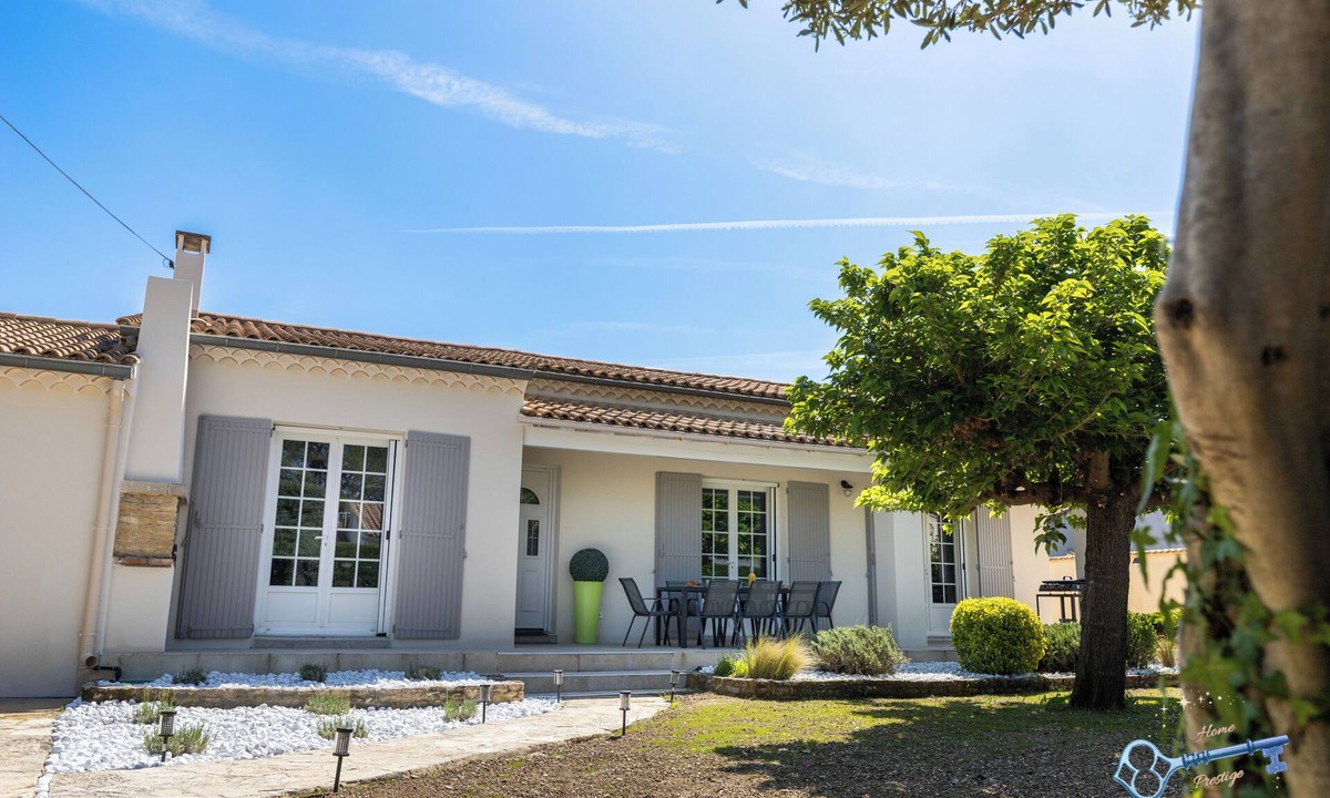 Entraigues-sur-la-Sorgue House | L'Écrin de Provence – Villa for 8 people with a pool