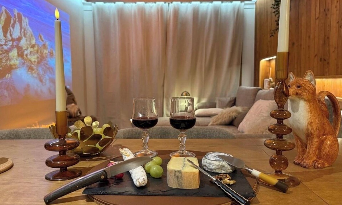 Les Claux Apartment | L'Hermitage, Lorès residence in Vars les Claux, close to the slopes.