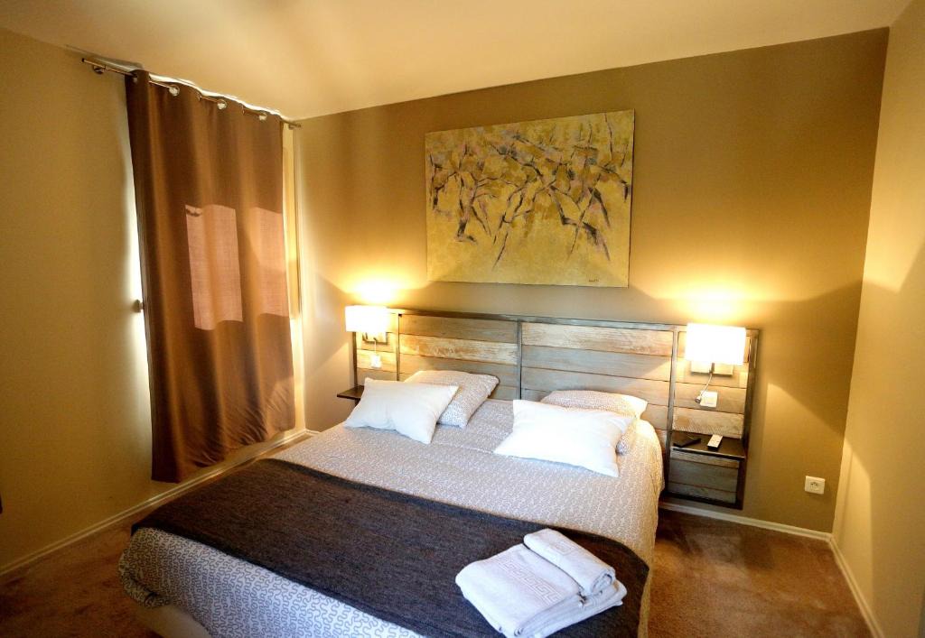 Chateau-Arnoux-Saint-Auban Bed & Breakfast | L'Oustaou