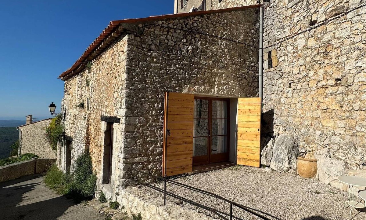 Village Apartment | L'Oustau Le Logis - Family Home with Ocean and Garden Views