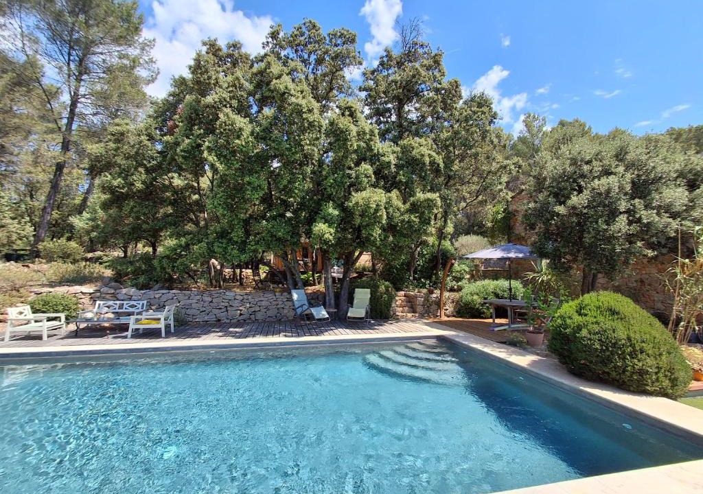 Entrecasteaux Bed & Breakfast | la bergerie des colles