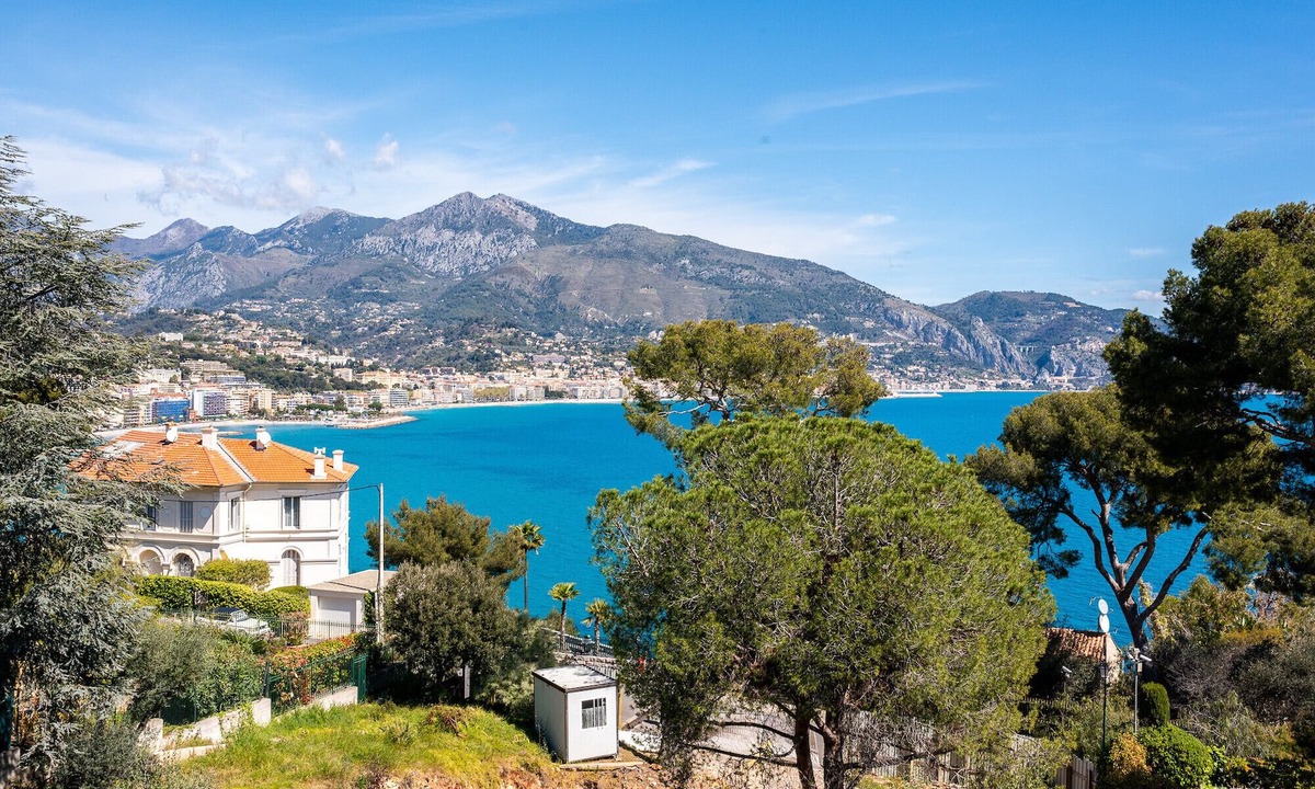 Roquebrune-Cap-Martin Villa | La demeure des Colibris