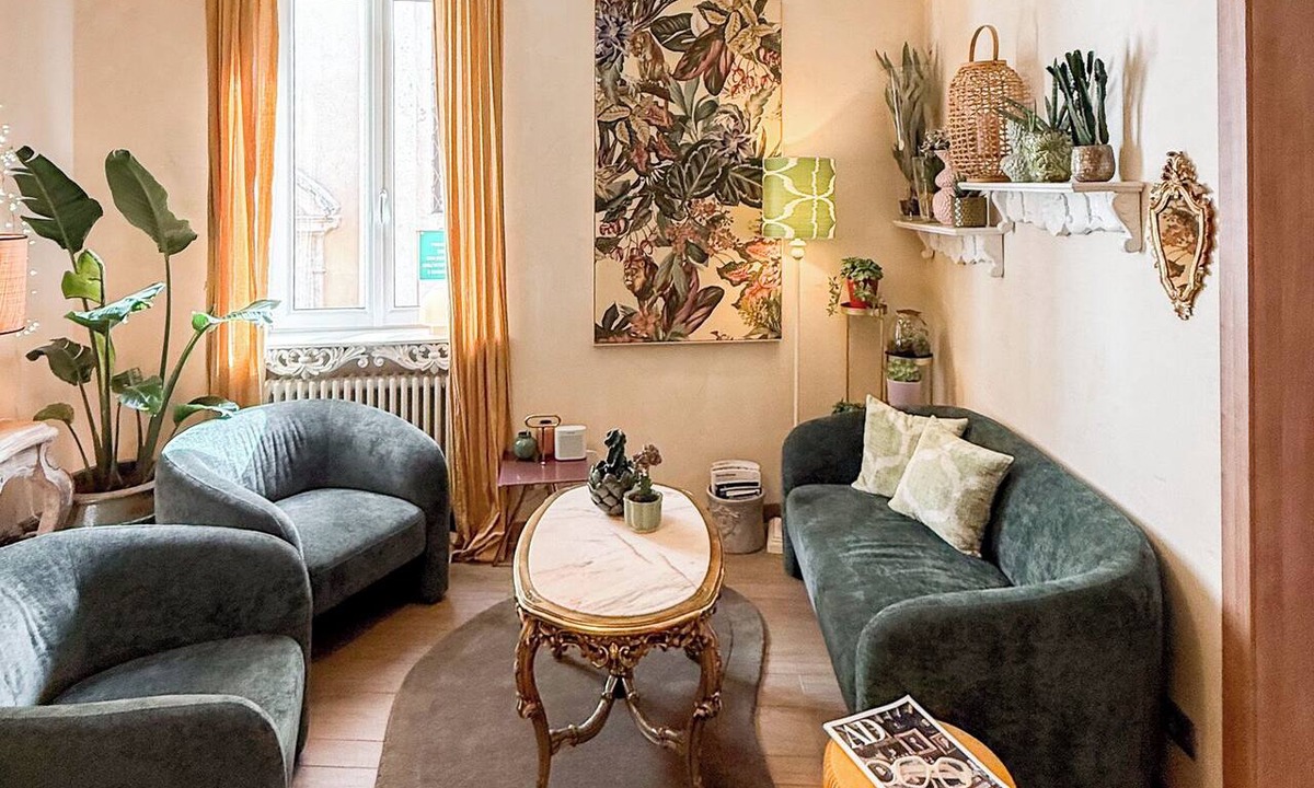 Borgo Trento Apartment | La Dolce Vita Boutique Apartment Elegant Balcony Ponte Pietra