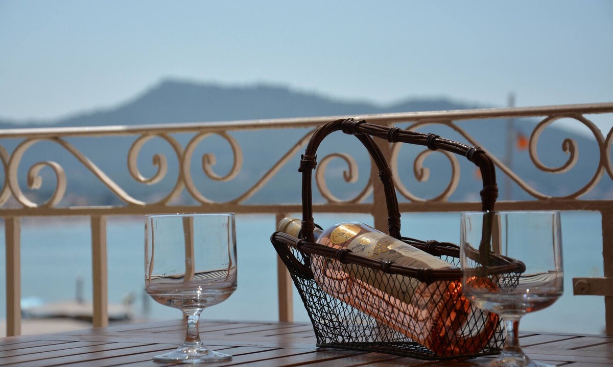 Les Lecques Apartment | La Fauvette - Nice lodging with sea view on the beach of Saint-Cyr-sur-Mer