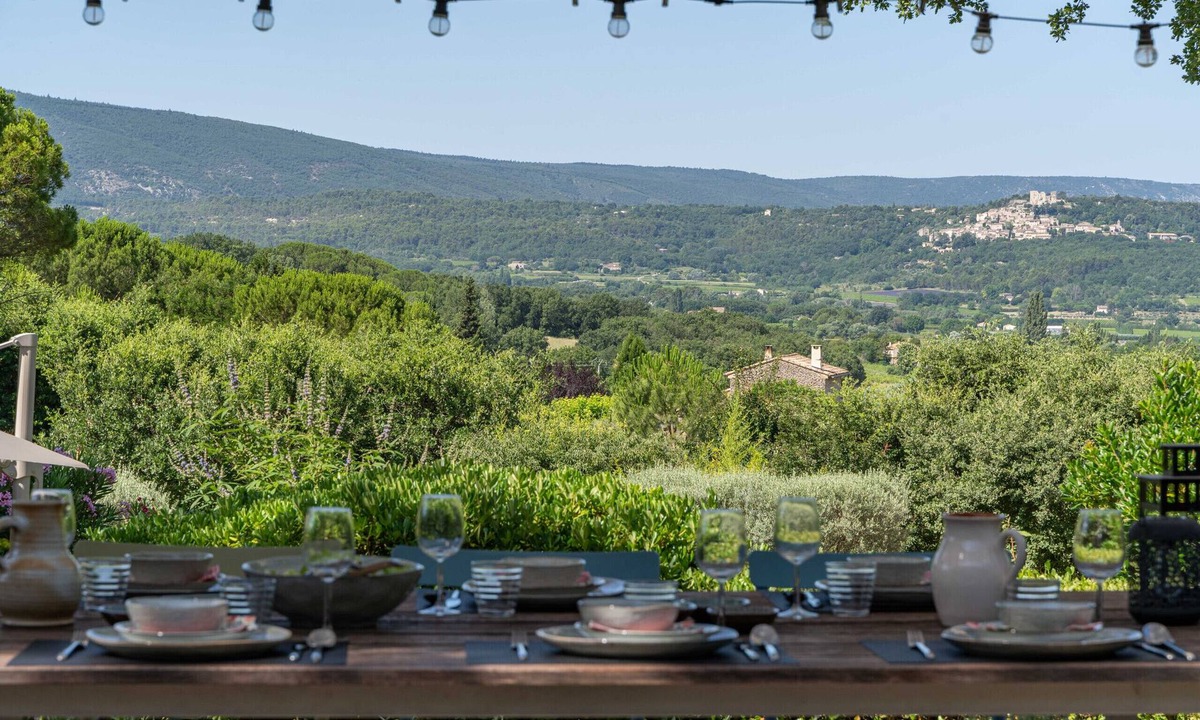 Bonnieux House | La Grande Bergerie in Bonnieux: A charming farmhouse with a beautiful view