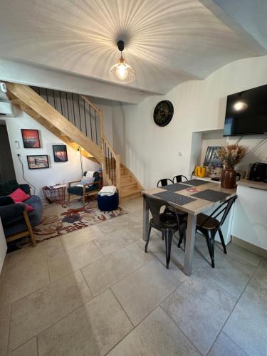 Garrigues-Sainte-Eulalie Apartment | La Maison des Vignes
