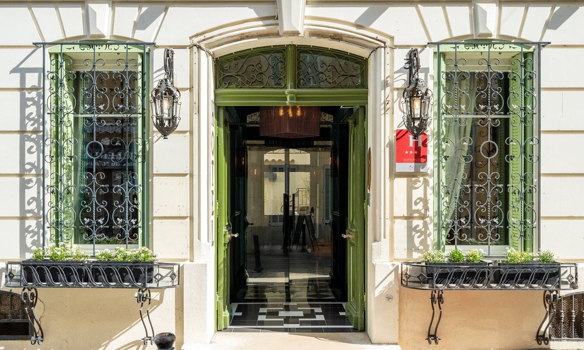 Salon-de-Provence Hotel | La Maison d'été