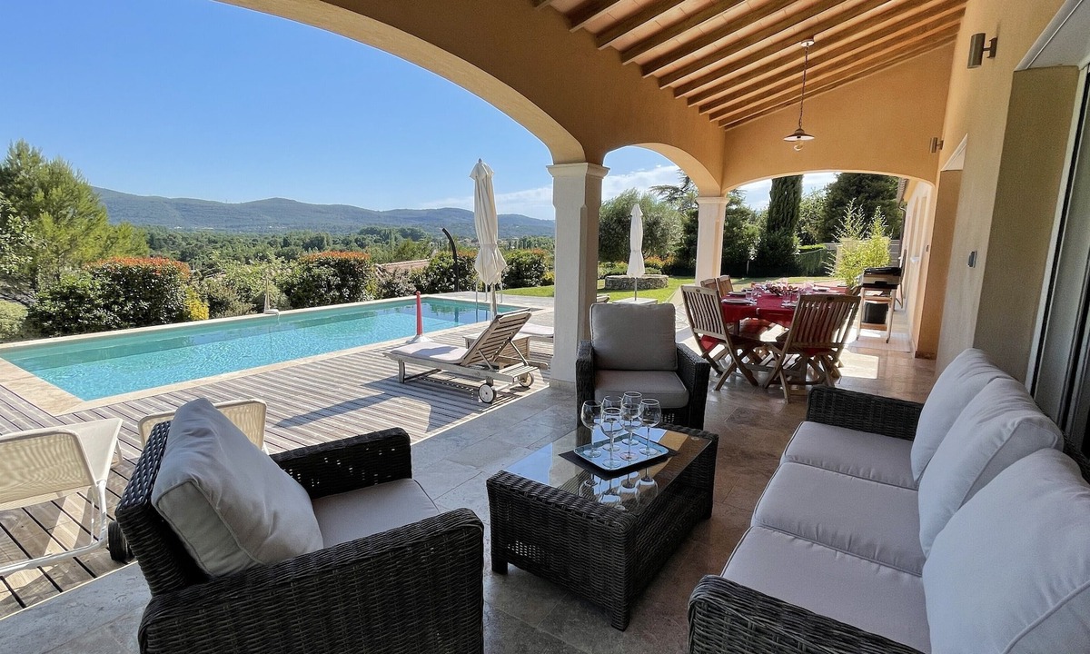 Gareoult Villa | La Maison de Sophie : Luxury Family Villa Heated Pool Provence Verte