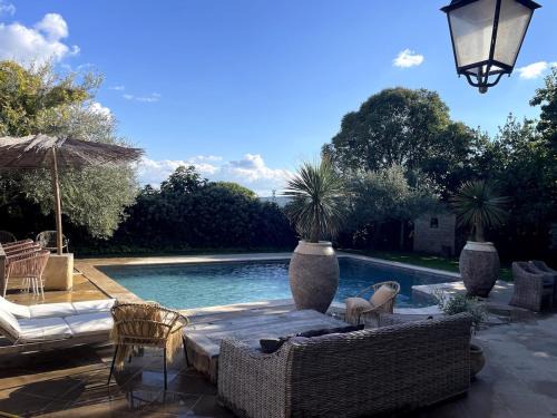 Pierrevert Apartment | La Maison du village
