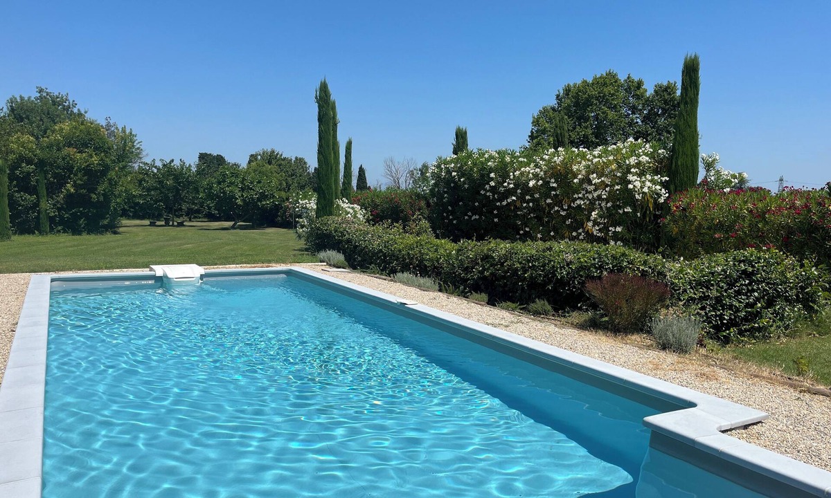 St.-Remy-de-Provence House | La Maison Blanche in the countryside with large private garden, terrace and pool