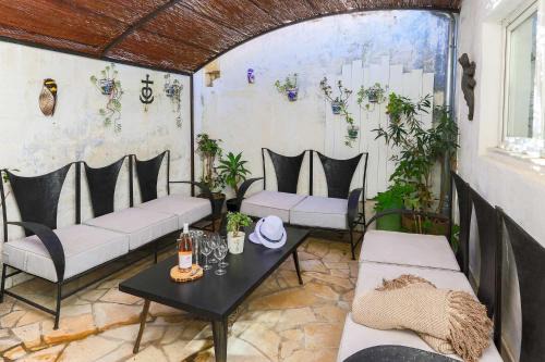 Vallabregues House | La Parenthese en Provence