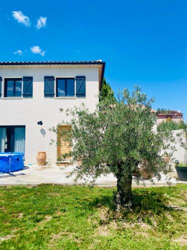 Paluds de Noves Villa | La Petite Bastide en Provence