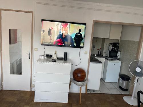 1st Arrondissement Apartment | La petite Marseillaise
