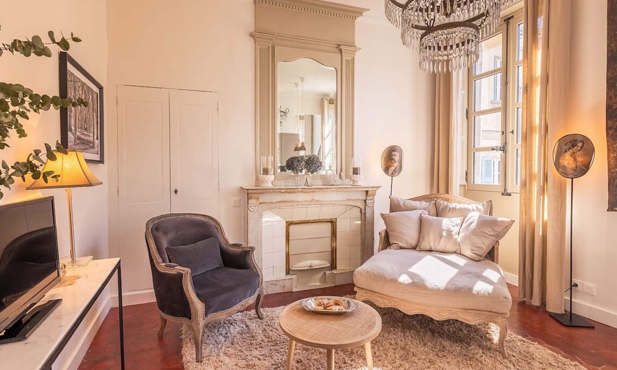 Avignon City Centre Apartment | La Suite N°3 Appt n°IV Charming historic center of Avignon