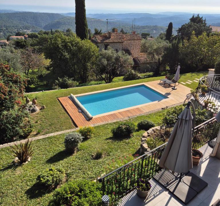 Tourrettes-sur-Loup Bed & Breakfast | La Tourrette