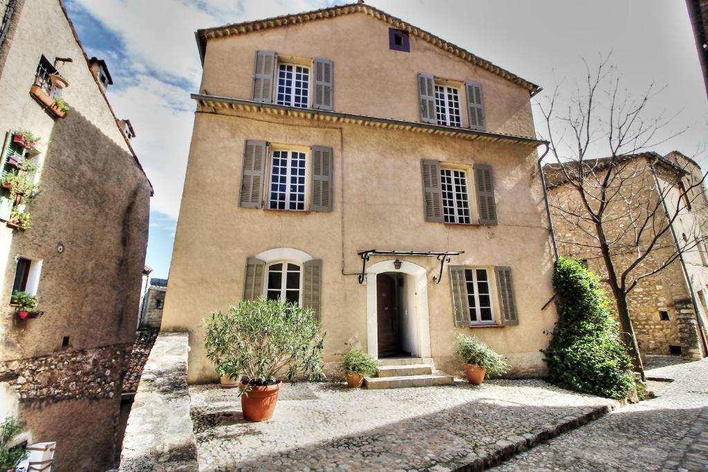Seillans House | La Vicomtesse de Seillans