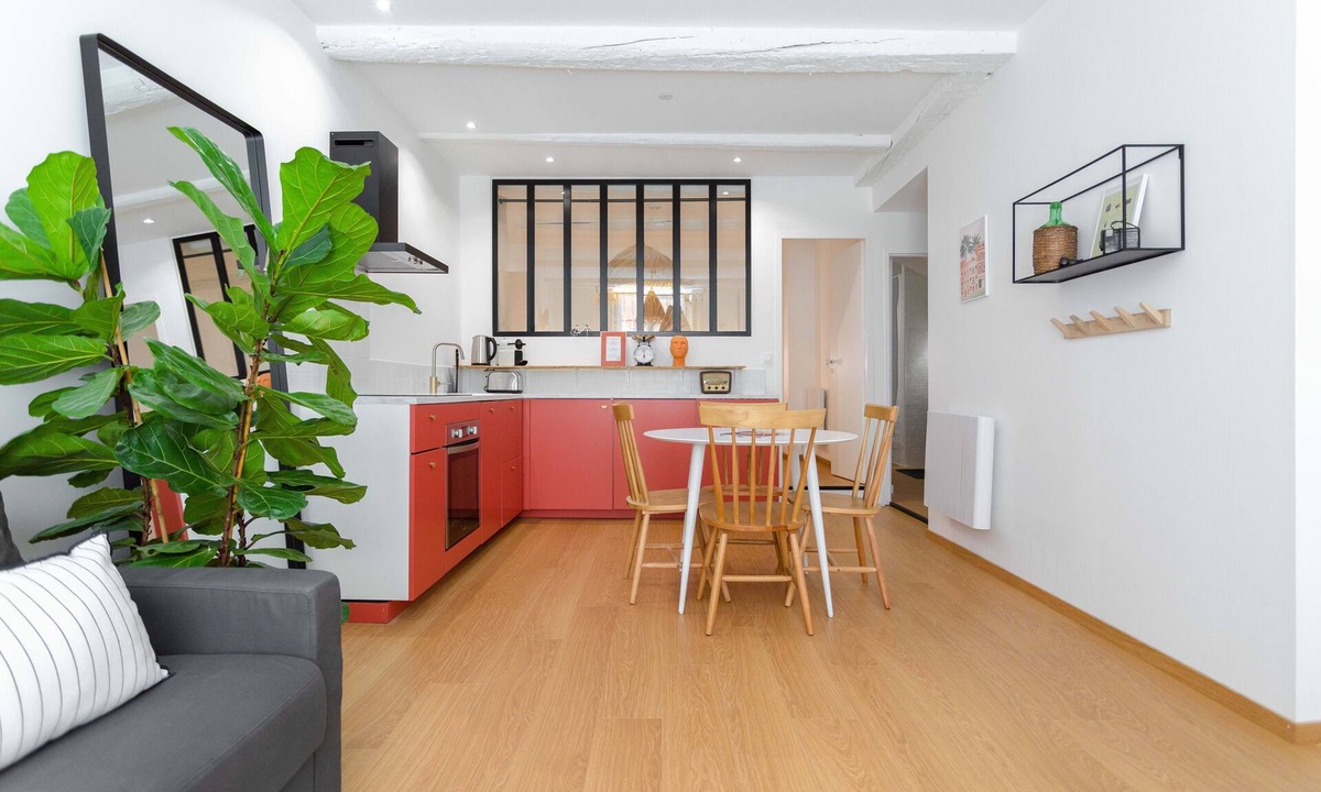 La Ciotat Apartment | Large 1BR - 100m sea - Free Parking - First Floor