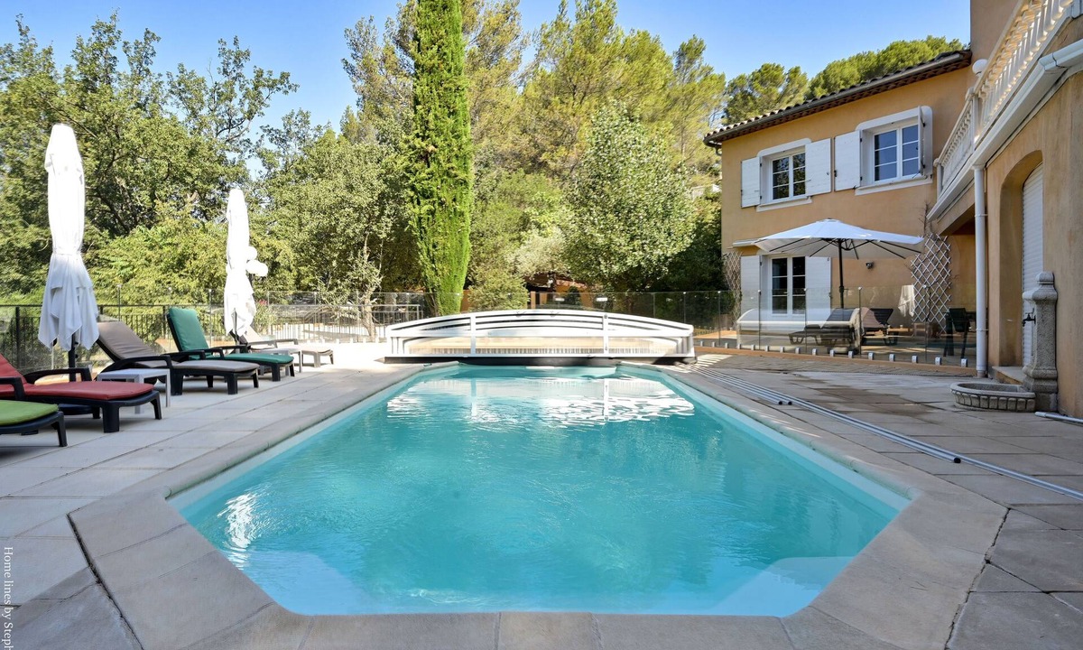 La Bouilladisse Apartment | Large apartment with terrace and pool view
