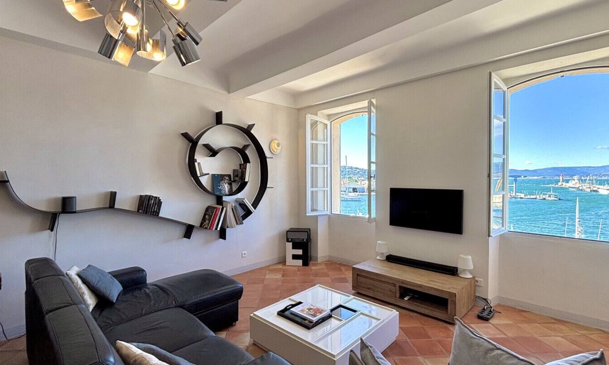 Old Town Apartment | Le Céléste - Appartement Chic Vue Port St-Tropez