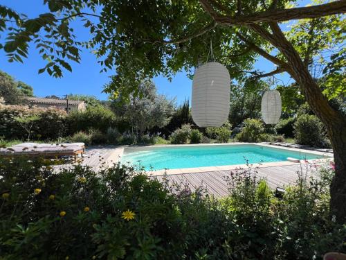 Mougins Apartment | Le Carré Vert - superbe T2 au coeur de Mougins, clim, parking privé, piscine privative sur réservation