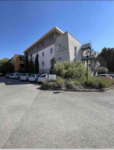 Aix-en-Provence Apartment | Le clos d'Aix studio 304 parking et piscine gratuite