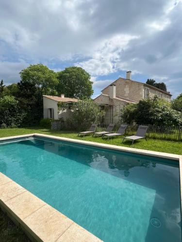 Saint-Etienne-du-Gres House | Le Mazet de la pointe dans les Alpilles avec piscine et jardin