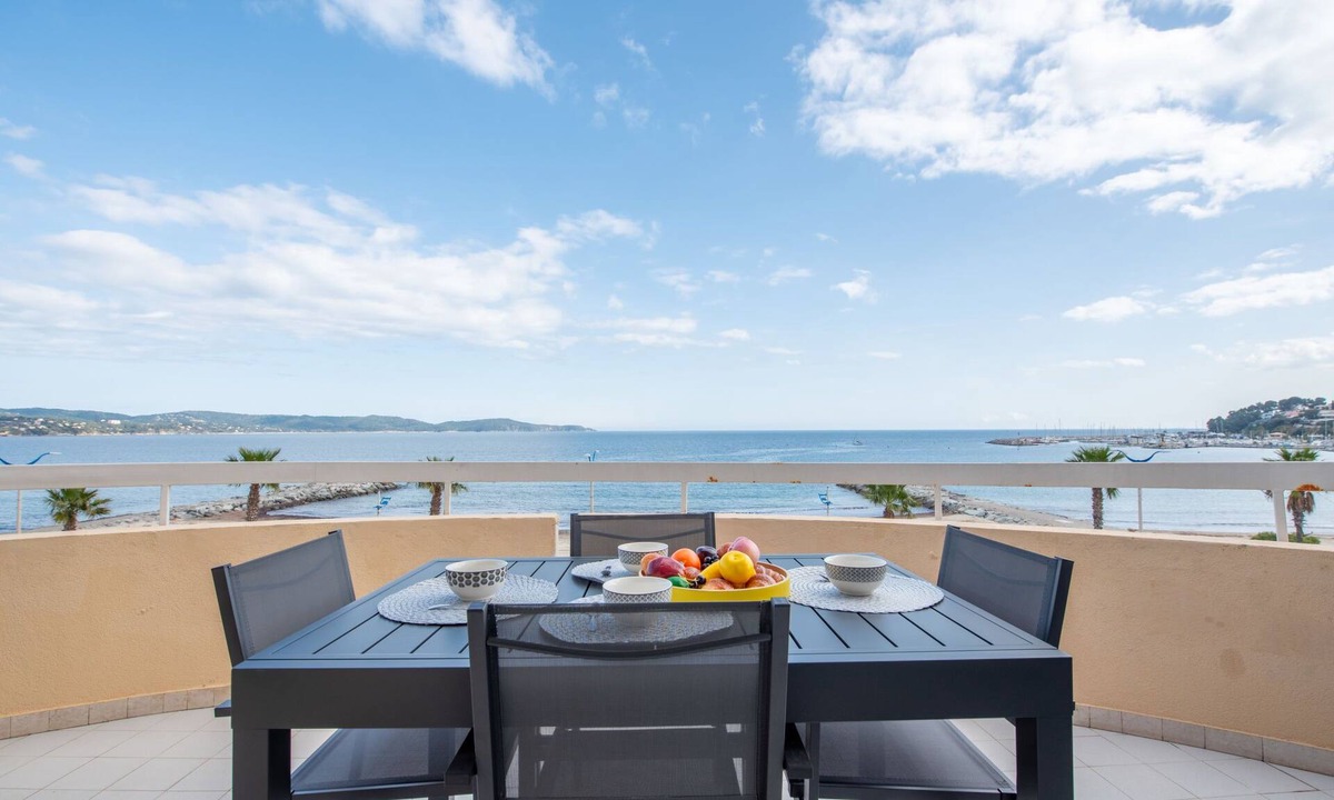 Cavaliere Apartment | Le Palazzo del Mar by Interhome