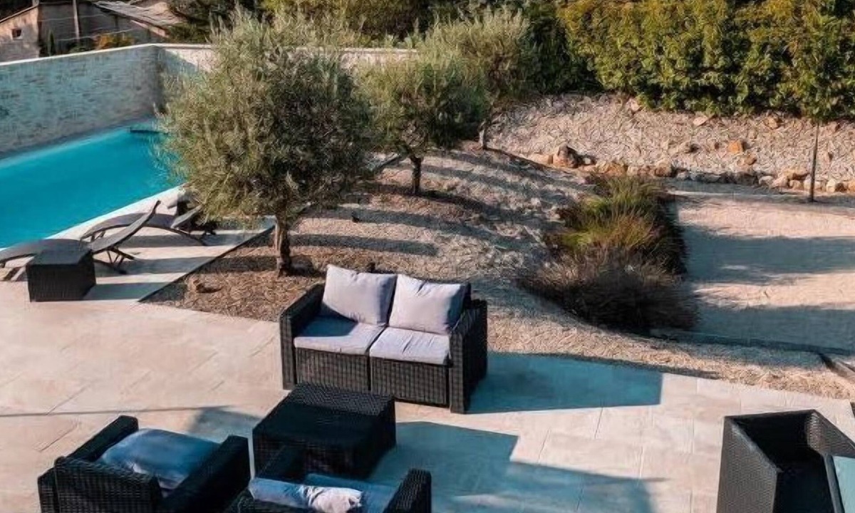 Apt Villa | Le Petit Calavon Summ