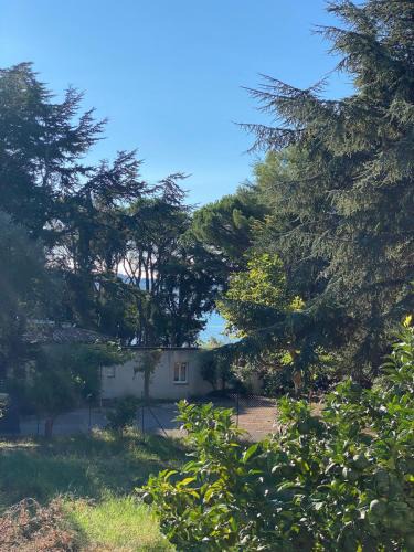 Guerrevieille Apartment | Le Petit Ganesha Vue Mer, Jardin et Terrasse