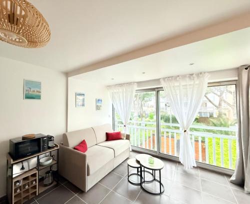 Palavas-les-Flots Apartment | Le Petit Scarlett - Clim, Parking & Piscine