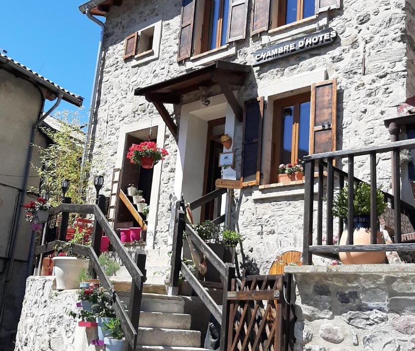 Saint-Dalmas House | Le Presbytère du Val