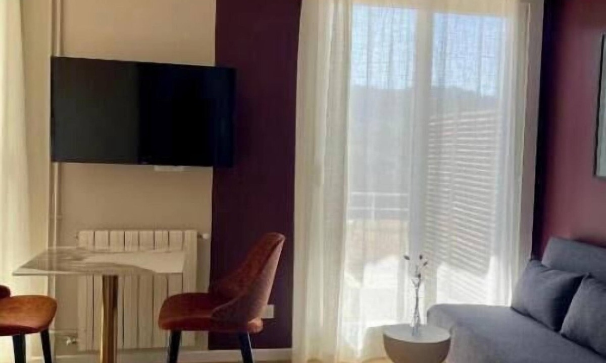 Greoux-les-Bains Apartment | Le Verdon: Air-conditioned studio facing south with a large terrace