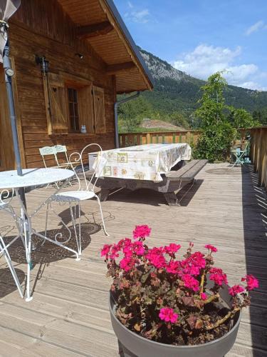 Saint-Dalmas Ski Chalet | Les 3 flocons