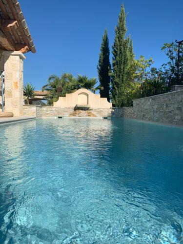 Tourrettes-sur-Loup Bed & Breakfast | Les 4 éléments