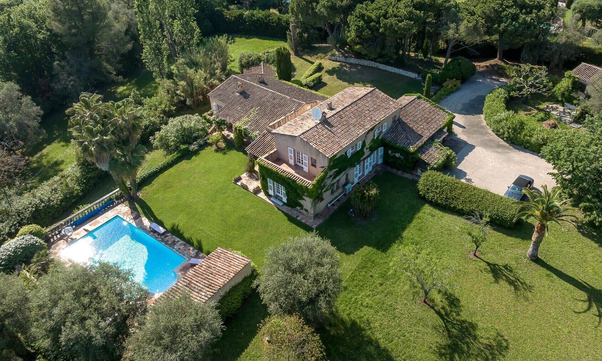 Tourrettes-sur-Loup Villa | Les Berguières – Private estate & pool