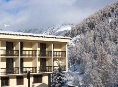 Les Claux Hotel | Les Carlines