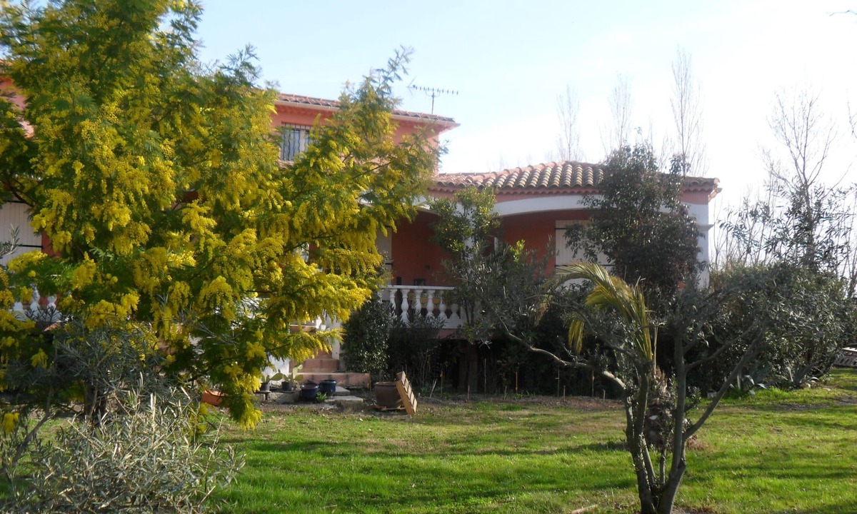 Saliers Apartment | LES LAURIERS ROSES Beautiful, quiet setting in a Camargue hamlet