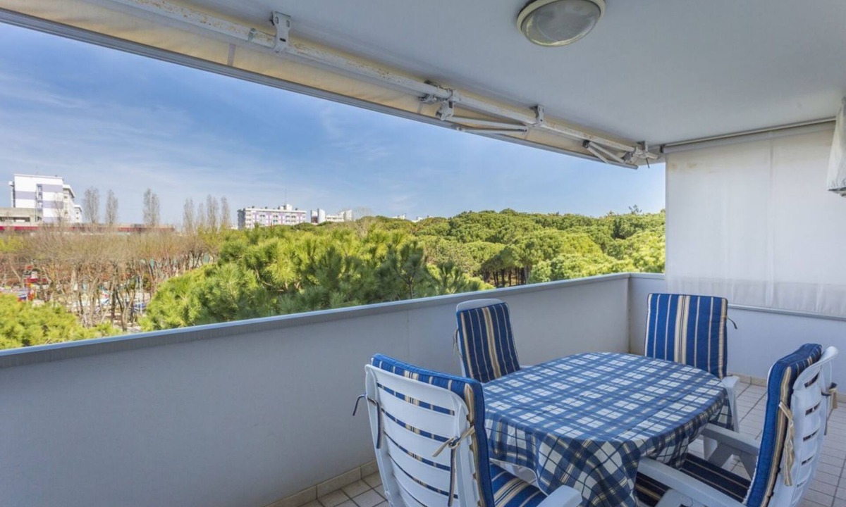 Lignano Sabbiadoro Apartment | Lignano Sabbiadoro Flat with Garage