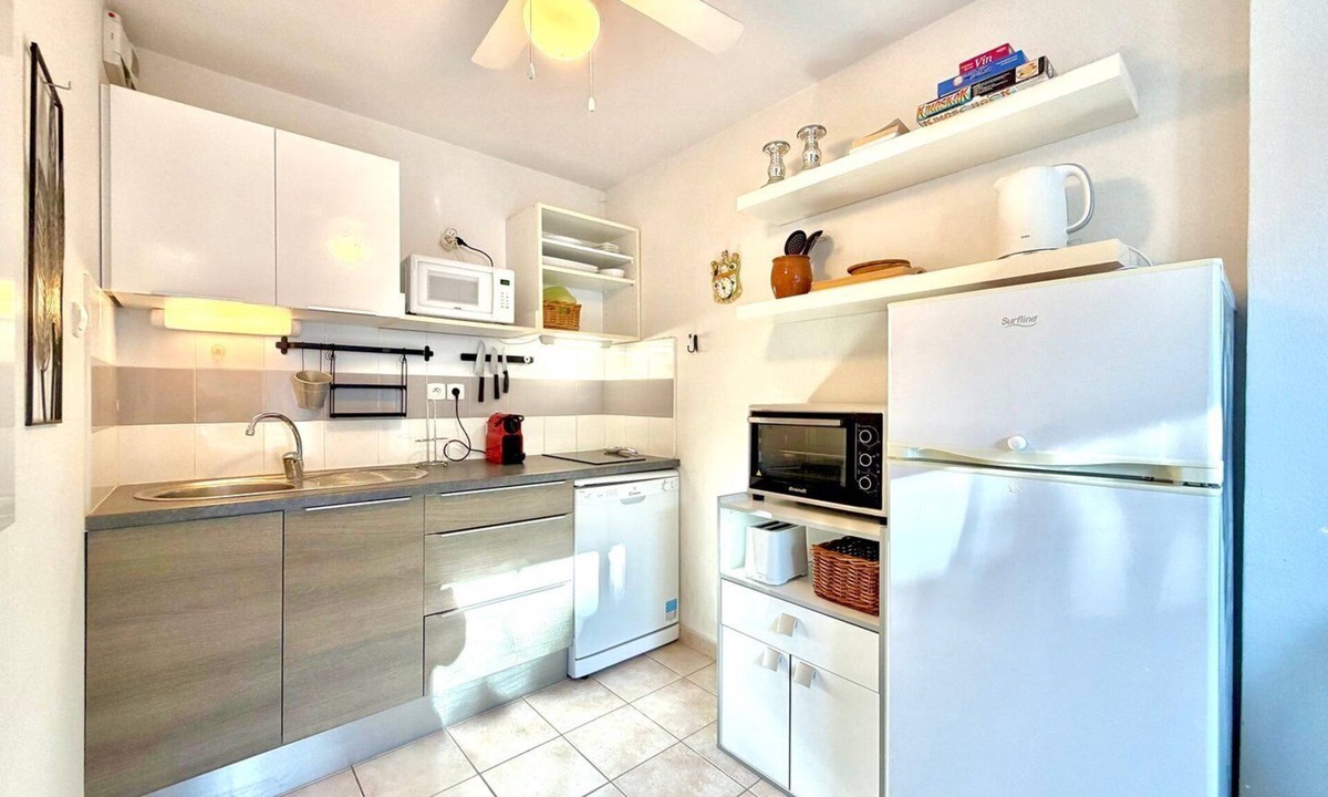 Calvisson Apartment | L’Instant Douceur, 2 guests, Pool in Calvisson
