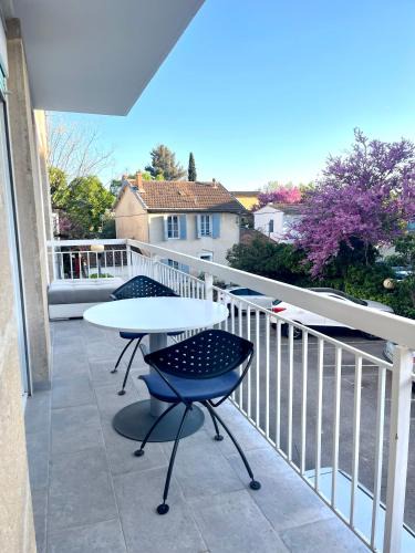 Est Apartment | Logement promenade de la torse à Aix-en-Provence